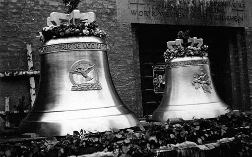 Neue Glocken im Juni 1953